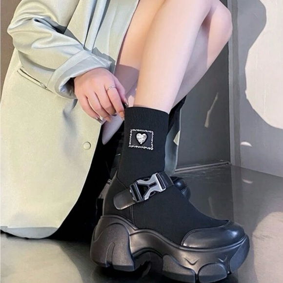 Sock shoes/ Gothic - Picture 2 of 4